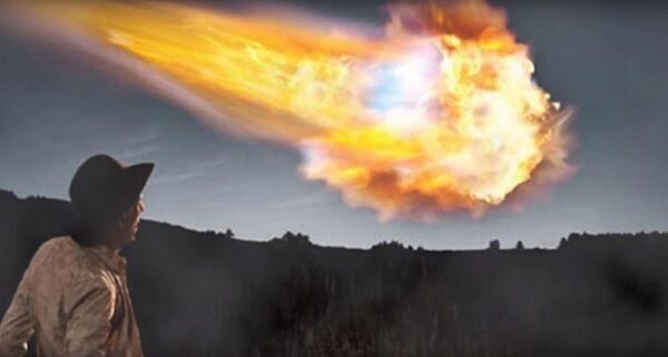 Непонятный оглушительный взрыв в небе напугал жителей Северной Каролины
