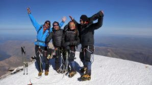 Новый мировой рекорд: 86-летний альпинист из России покорил Эльбрус