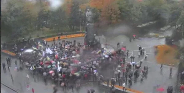 Охрана помогла Саакашвили сбежать с митинга в Харькове