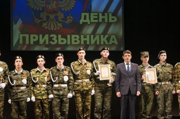 Осенью около 200 призывников из Альметьевска отправятся в армию 