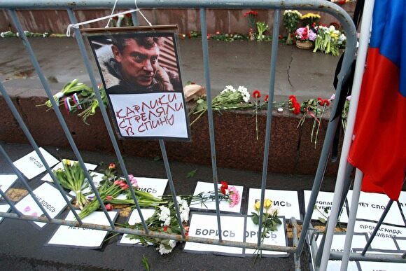 Пархоменко: вертолеты, возящие кого-то в Кремль на работу, зависают над мемориалом Немцову