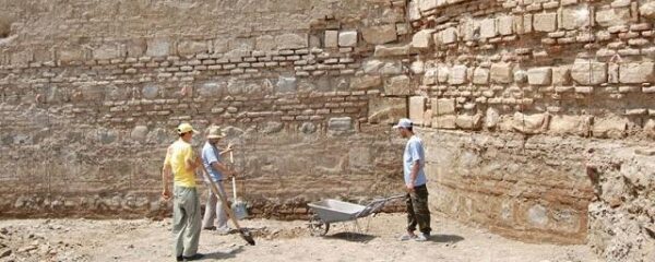 Под юго-западом Китая нашли городские стены 800 летней давности