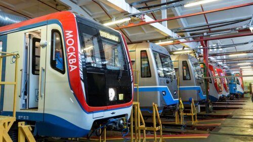 Поезд нового поколения «Москва» на 20 минут встал в тоннеле