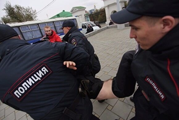 Полиция начала отпускать задержанных на митинге в поддержку Навального