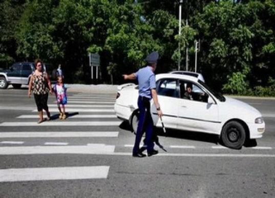 Повышен штраф за непропуск пешеходов на "зебре"