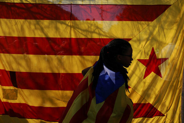 Практически 700 компаний покинули Каталонию после референдума