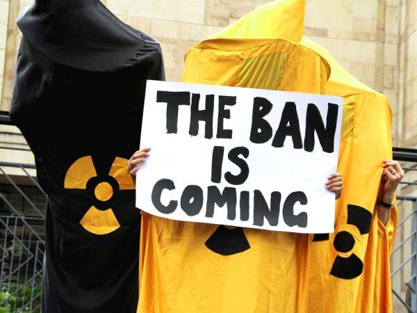 Премию мира получила кампания за уничтожение ядерного оружия