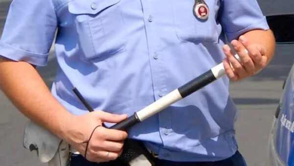 Пухлый подросток в полицейской форме в Нальчике решил подзаработать в роли автоинспектора