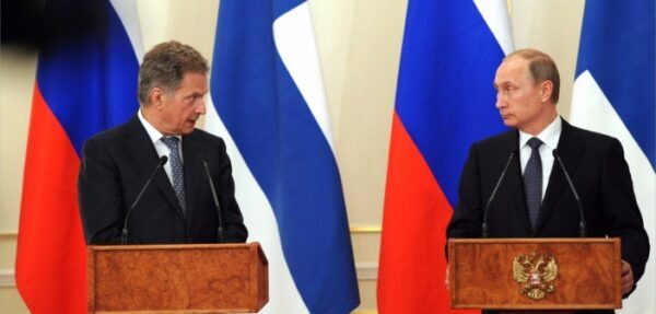 Путин обсудил с президентом Финляндии вопрос о миротворцах на Донбассе