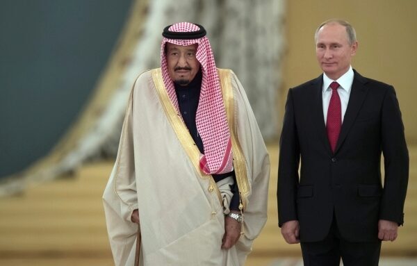 Путин пообедал с королем и согласился посетить Саудовскую Аравию