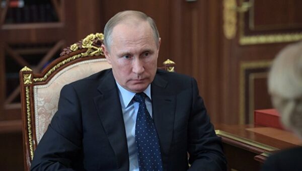 Путин поручил проработать вопрос о повышении ответственности за нелегальные автоперевозки