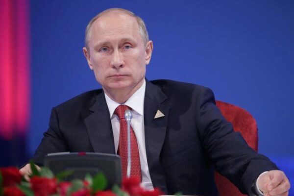 Путин: Россия постепенно уходит от службы по призыву