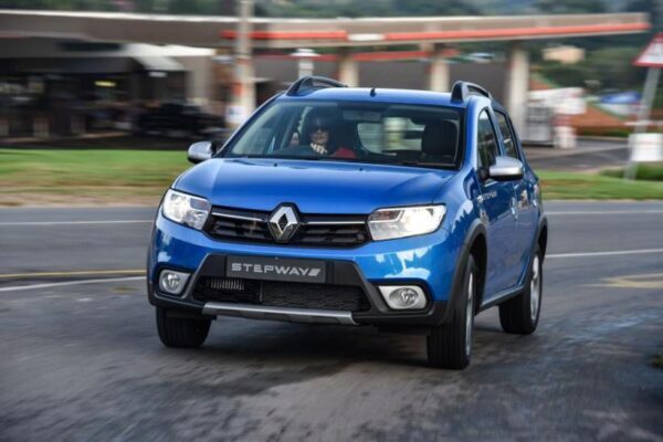 Renault Sandero нового поколения появится в продаже в следующем году