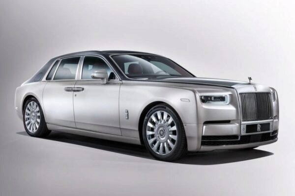 Rolls-Royce выпустит самый роскошный электрокар на основе Phantom