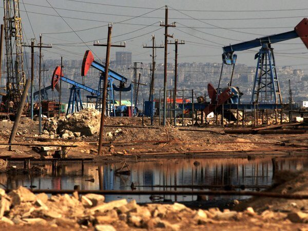 Россия вынуждена будет снижать объемы добычи нефти в 2018 году