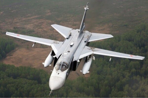 Российский Су-24 разбился при взлете в Сирии