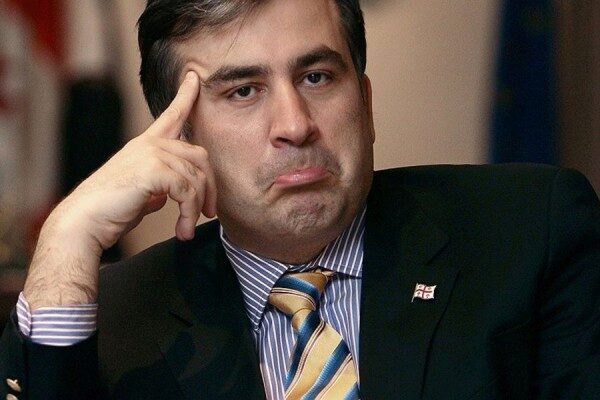 Саакашвили получил документы о лишении его гражданства Украины