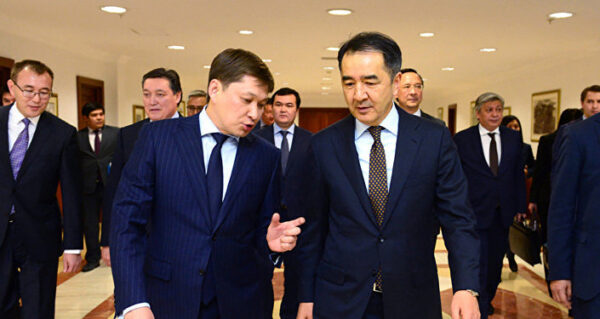 Сапар Исаков встретился с премьер-министром Казахстана Бакытжаном Сагинтаевым