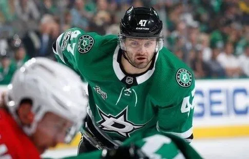 Шайба Радулова принесла «Далласу» победу над «Калгари» в матче НХЛ