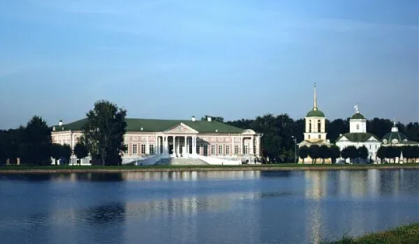 Школьники поселения посетили два объекта олимпиады «Музеи, парки, усадьбы»