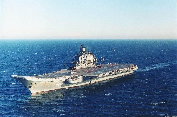 СМИ: На ремонт авианосца «Адмирал Кузнецов» решили потратить вдвое меньше денег