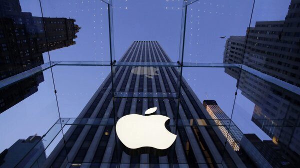 Сотрудник Apple был уволен из-за дочери, которая сняла видео про iPhoneX
