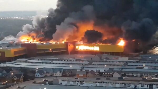 Тушение пожара в ТЦ «Синдика» осложнялось быстрым распространением огня