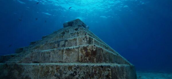 Уфолог обнаружил 2 подводные пирамиды на побережье Флориды