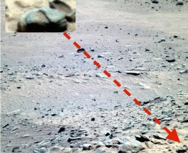 Уфологи: На Марсе обнаружена древняя чаша вытянутой формы