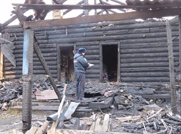 Установлена причина пожара в бараке в Серове, в результате которого погибли пять человек