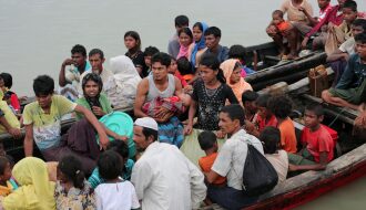 В Бангладеш затонула лодка беженцев, погибли 12 пассажиров