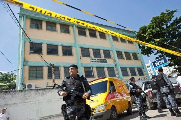 В Бразилии подросток расстрелял сверстников прямо в школе