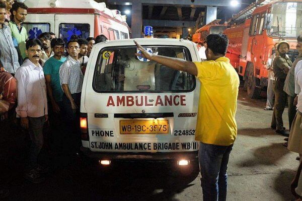 В Индии при обрушении транспортного депо погибли 8 человек