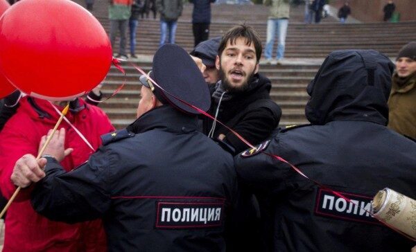В Ижевске на митинге Навального полиция задержала 8 человек
