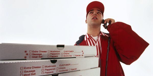 В Коми на 3850 рублей обманули доставщика пиццы