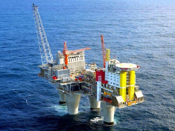В Мексиканском заливе нефтедобыча сокращена на 71%
