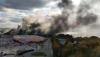 В Москве горит крупный рынок: появилось видео