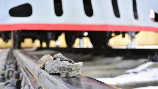 В Москве неизвестные закидали камнями нижегородский поезд