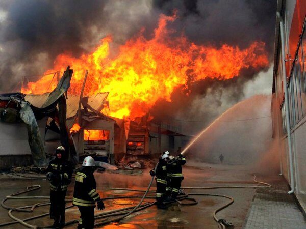 В Подмосковье произошёл пожар в торговом центре «Перспектива»