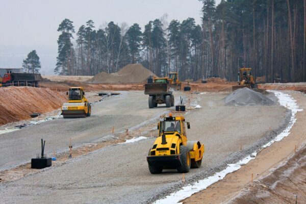 В России потратят еще почти 10 млрд рублей на ремонт и строительство дорог в регионах