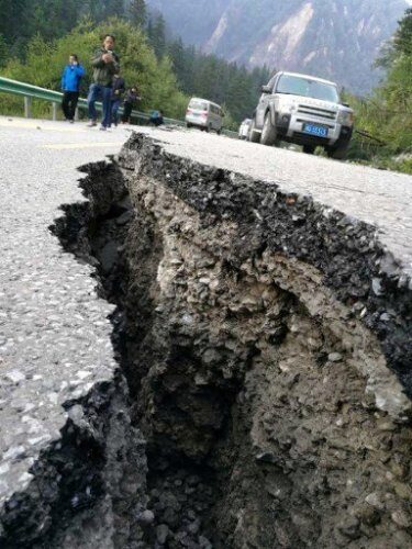 В Японии и Италии произошло землетрясение