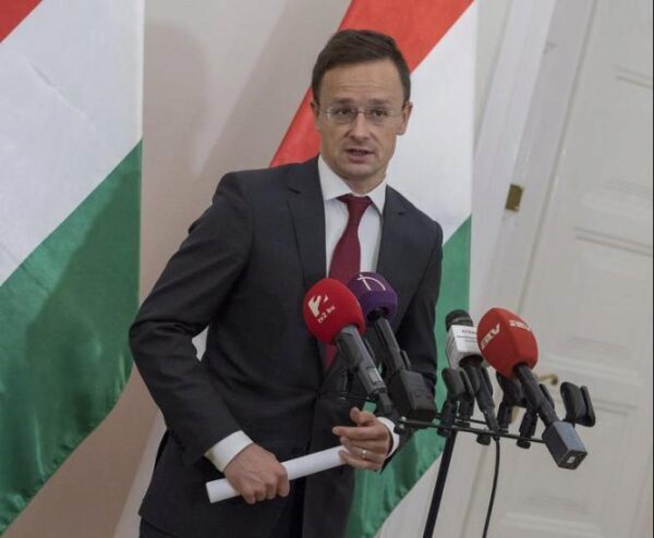Венгрия заблокировала проведение саммита Украина - НАТО?