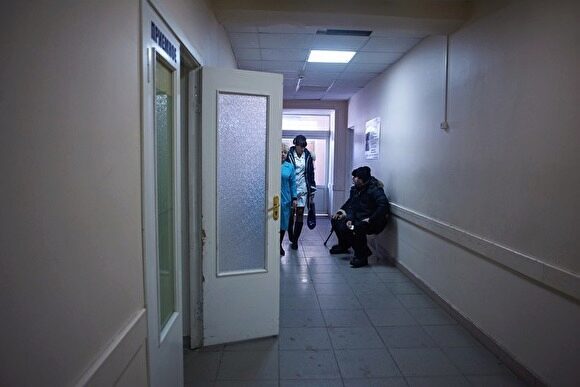 В Карпинской больнице после скандала с закрытием стационара назначили нового главврача