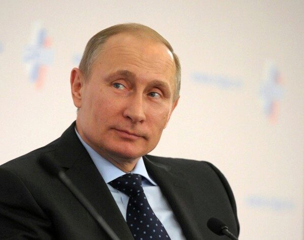 Владимир Путин в последний момент сообщил о намерении участвовать в выборах 2018