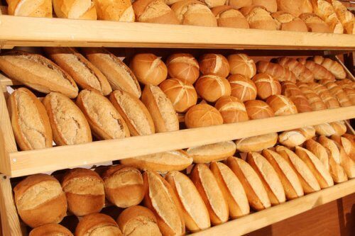 Власти Санкт-Петербурга сообщили, что дефицита хлеба в городе не будет