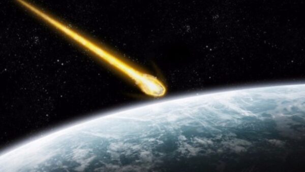 В небе над Китаем на куски разлетелся астероид — необыкновенное видео