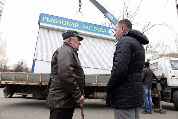 В спальном районе Челябинска снесли пять незаконных ларьков