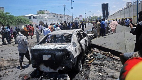 Взрыв в Могадишо унес жизни 10 человек, еще 15 пострадали