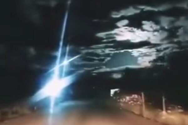 Взрыв ярчайшего метеора в небе над Китаем сразил очевидцев
