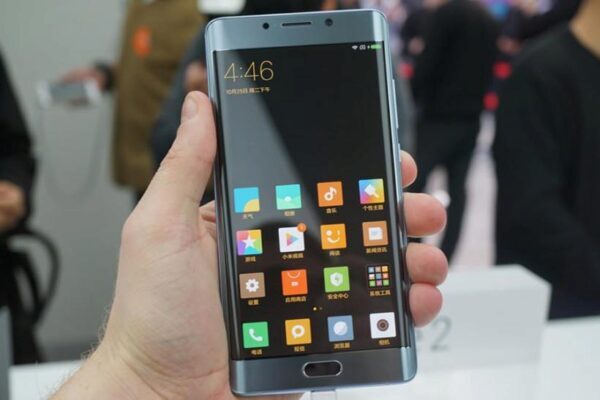 Xiaomi Mi Note 3 стал дешевле на 3 тысячи рублей